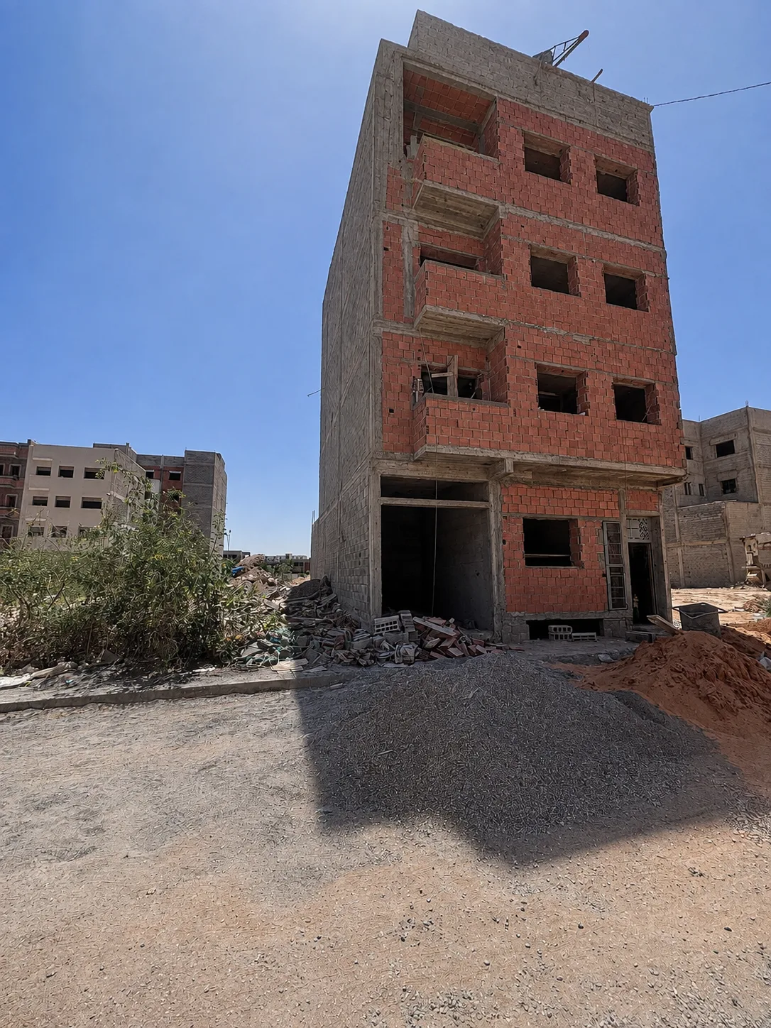 Onafgewerkte woning met kelder en garage te koop – Abrar, Casablanca — 1 / 4